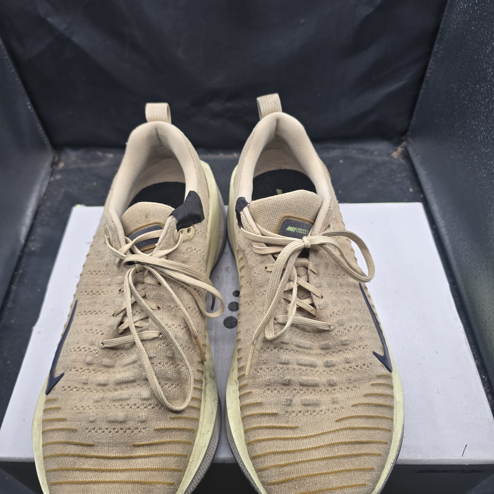 Nike‎ Men's Beige and Black Sneakers